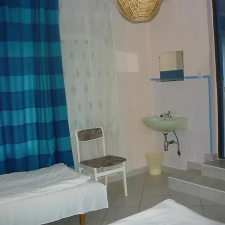 Hostel Youth Benjamin - *